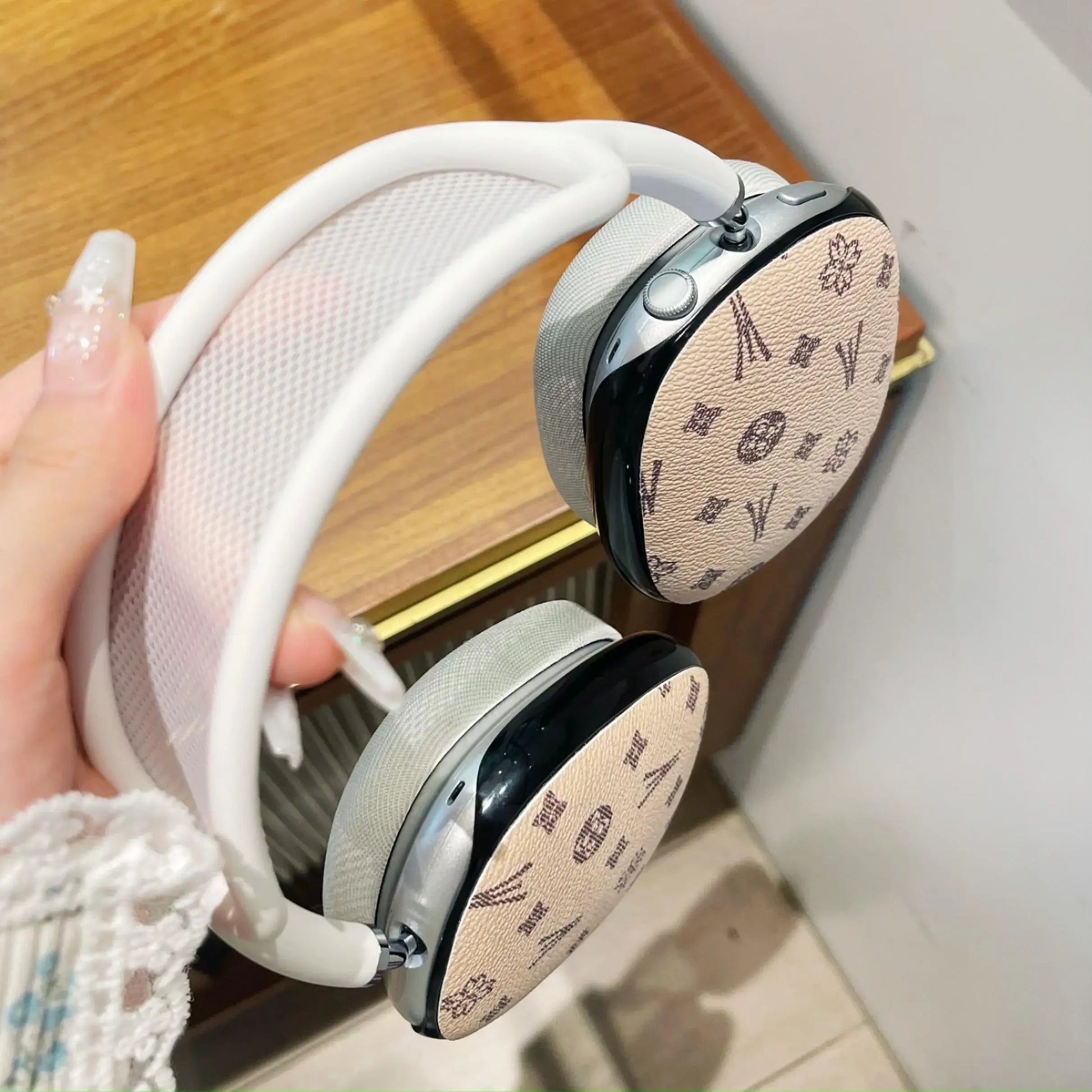 Luxury Leather Pattern Headphone Case – Shockproof Protection for AirPods Max - Vélanoworld