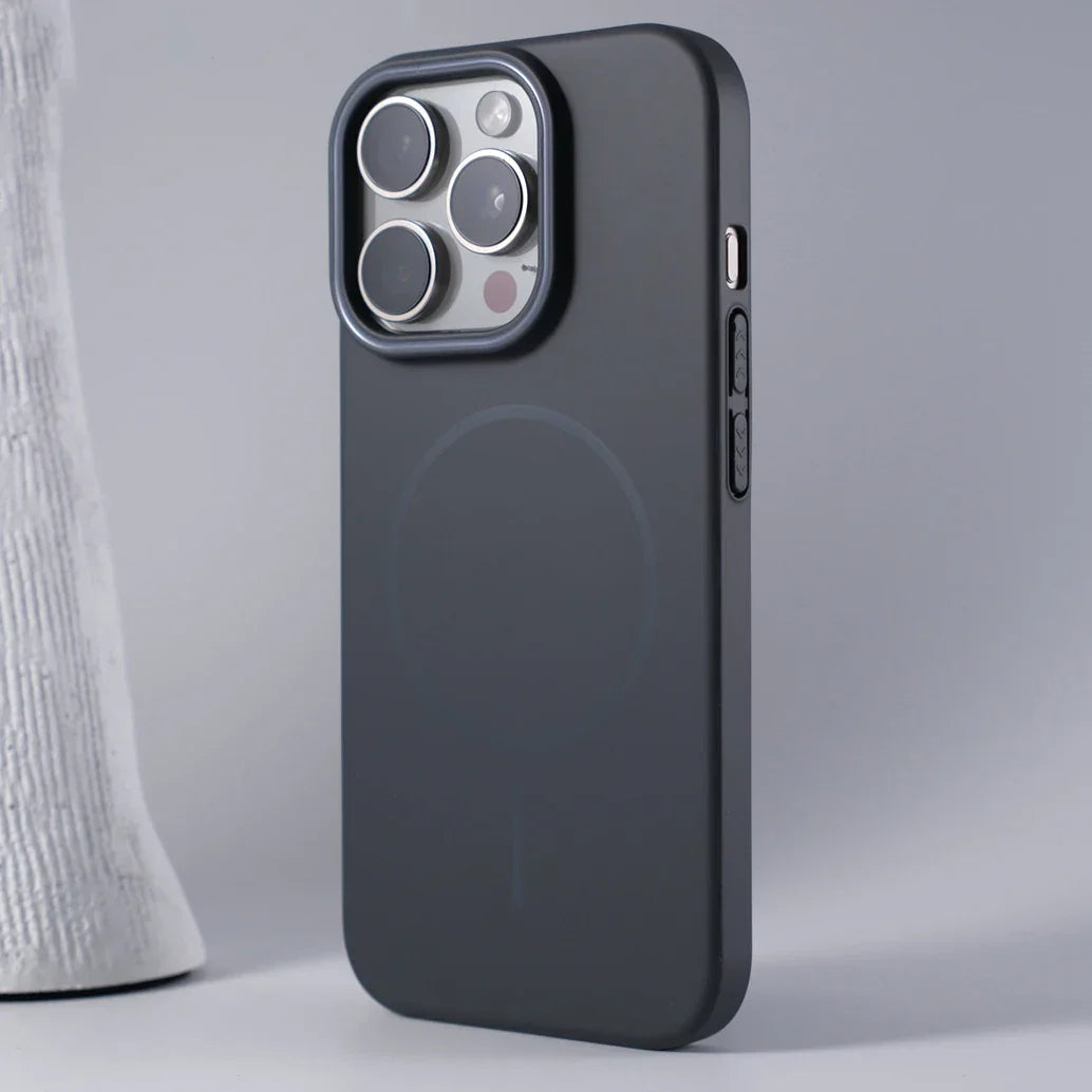 MagSafe iPhone Case - Vélanoworld
