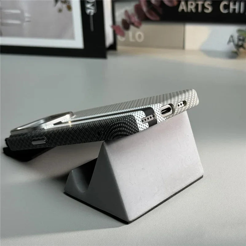 Carbon Fibre MagSafe Case - Vélanoworld